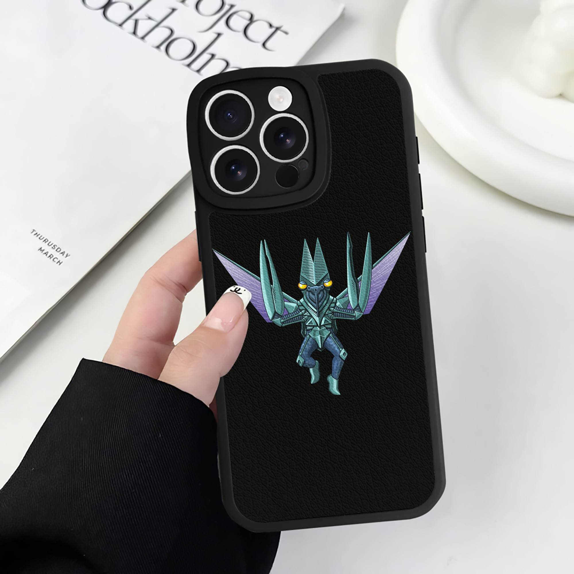 （画像用） ウルトラマン Ultraman 【iPhone 16シリーズ対応】シリコンスマホケース（レザー調） 材質：シリコン